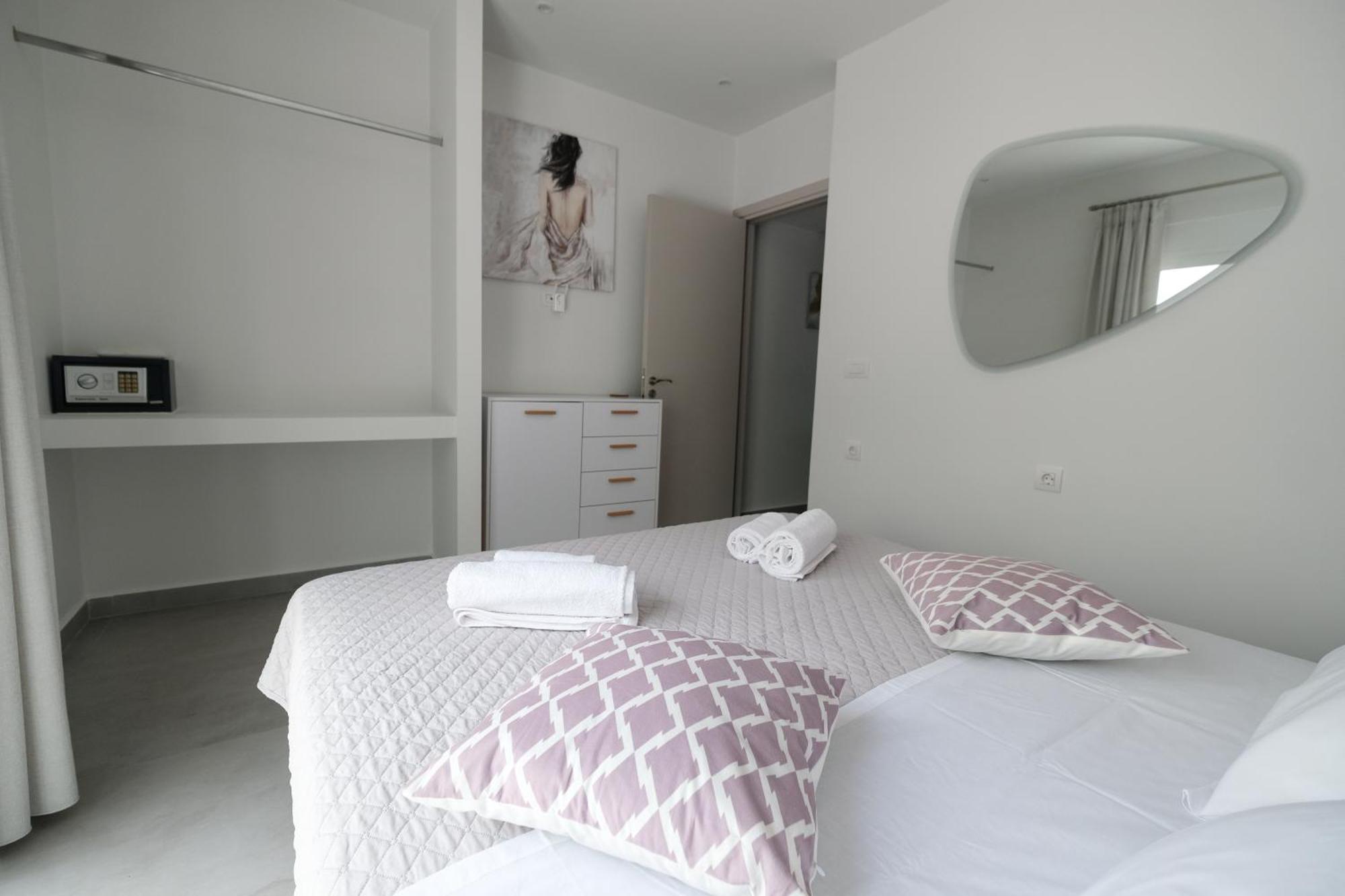 Rhodes Retreat: Modern Comfort In Serene Luxury Rhodes City Exterior foto